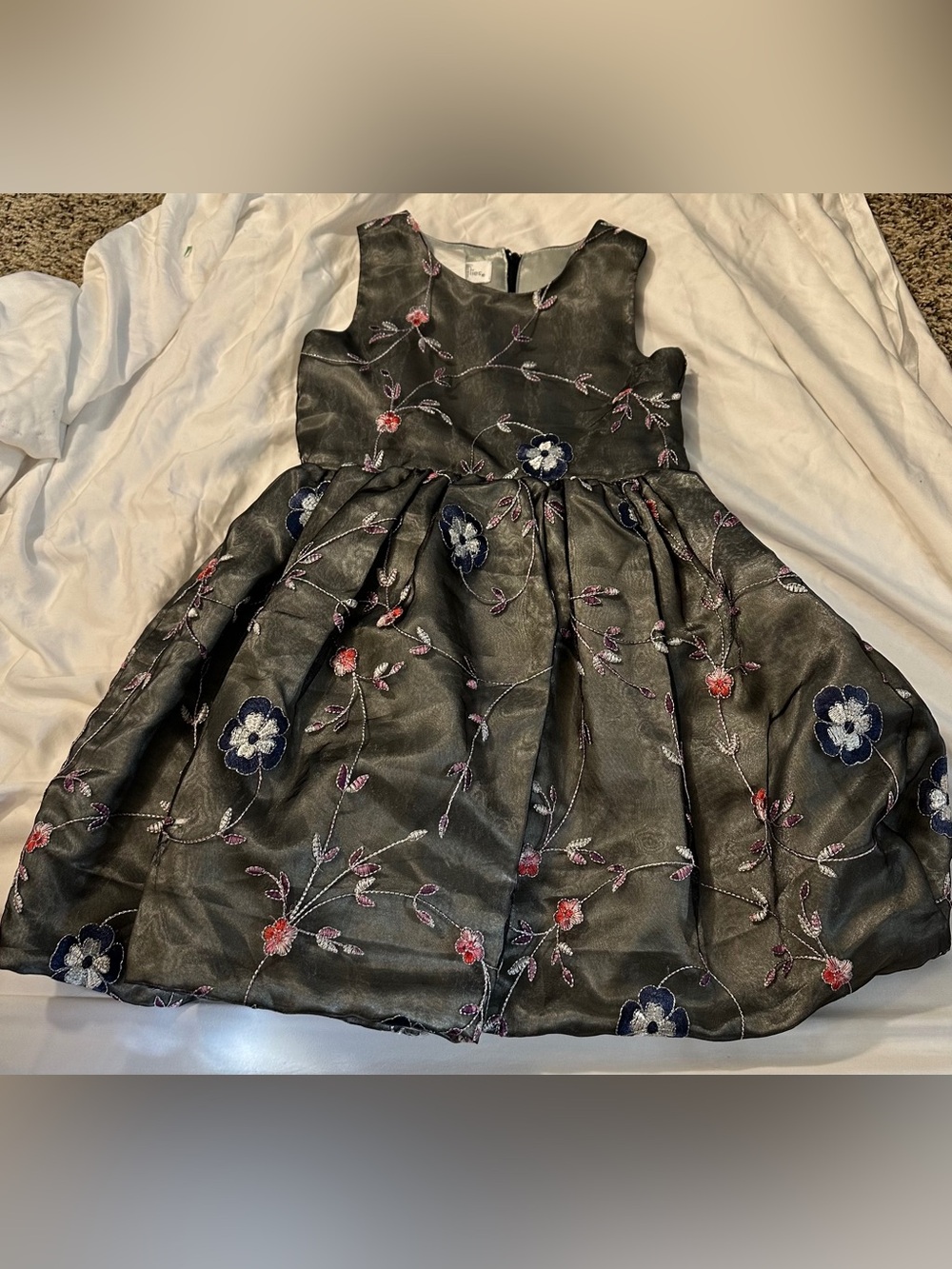 Chasing Fireflies Girls Size 4 Grey Embroidered Floral Special Occasion Dress